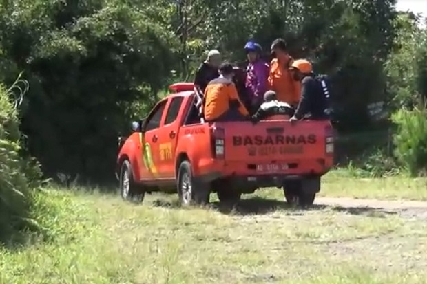 Ratusan Anggota SAR...