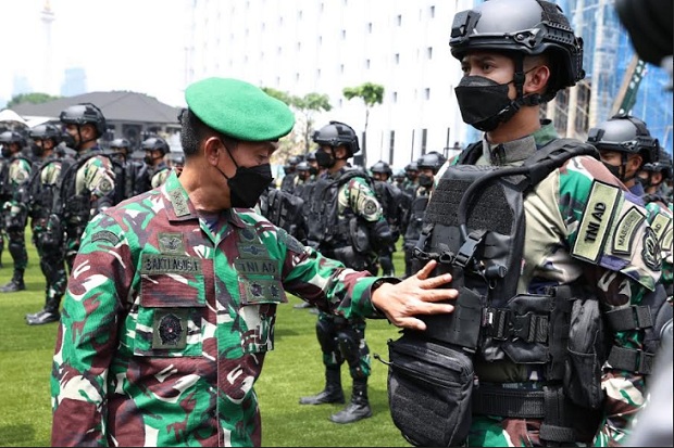 200 Prajurit TNI AD...