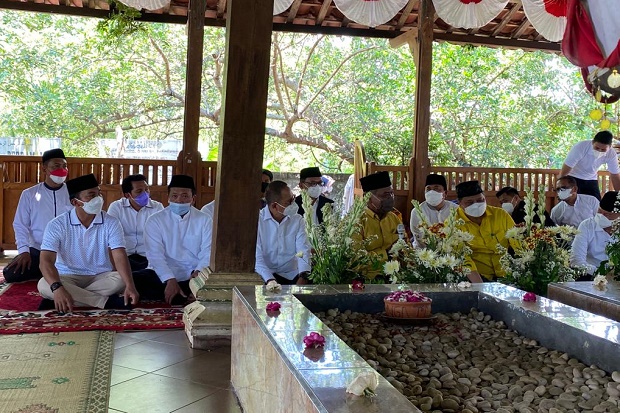 Ziarah ke Makam Mbah...
