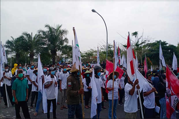 Peringati Hari Tani...