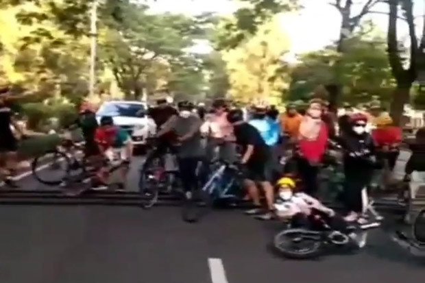 Pesepeda Keluhkan Polisi...