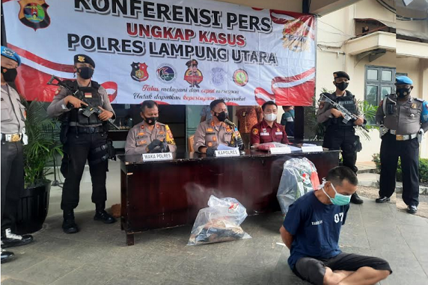 Pelaku Pembunuhan di...