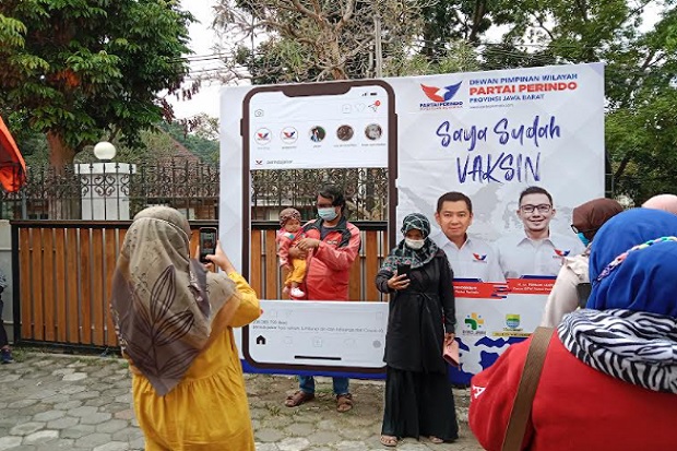 Puas dan Senang, Warga...