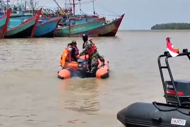 Terpeleset saat Foto...