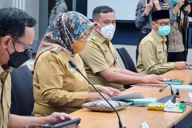 Warga Kabupaten Bogor...