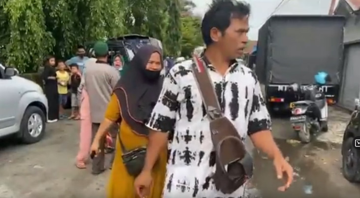 Tangis Sang Istri Pecah...