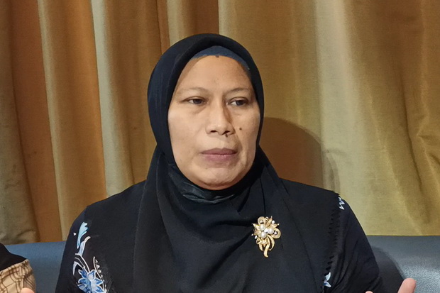 Guru SMA Anak Nia Daniaty...