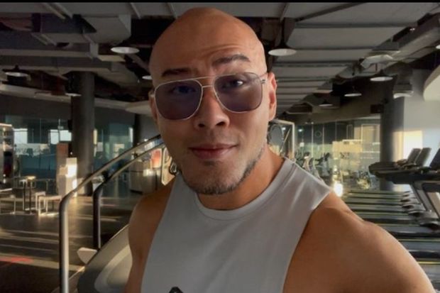 Deddy Corbuzier Protes...