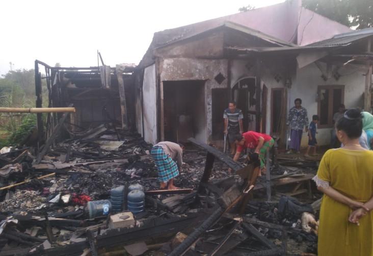 Diduga Korsleting, Rumah...