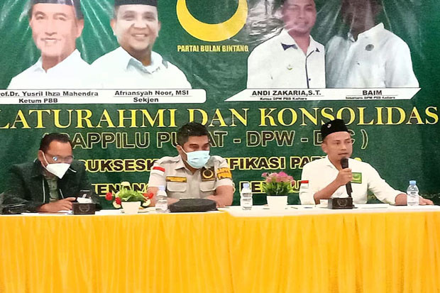 Tak Terima Yusril Diserang,...