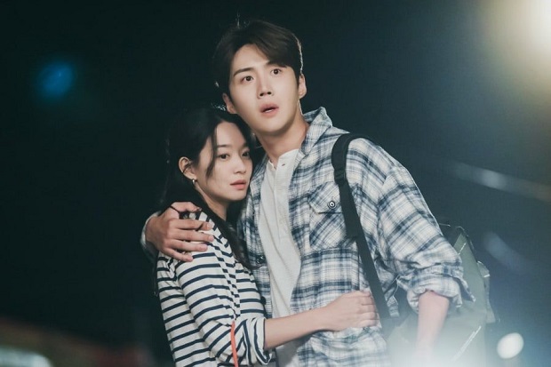 5 Tipe Kisah Cinta di...