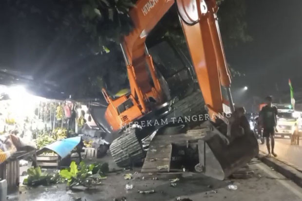 Hendak Diangkut, Ekskavator...