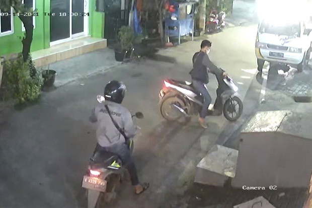 2 Bandit Curi Motor...
