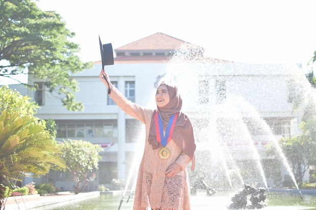 Usia 24 Tahun, Diva...