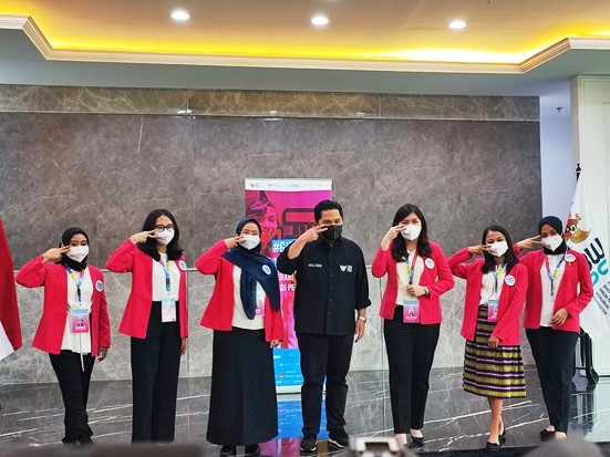Program Girl Take Over,...