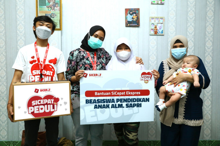 SiCepat Ekspres Berikan...