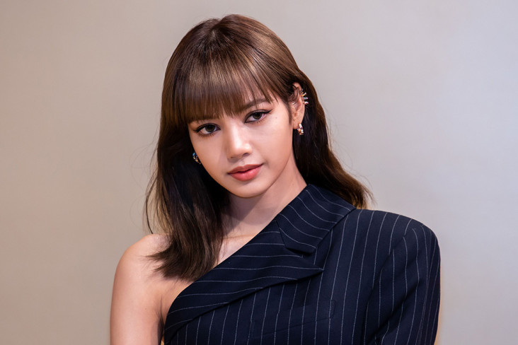 Lisa BLACKPINK Pakai...