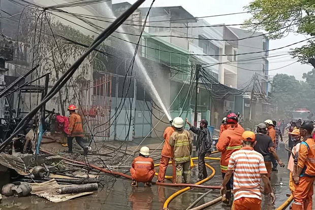 Warga Dengar Ledakan...
