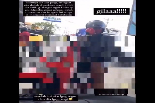 Pamer Alat Kelamin di...