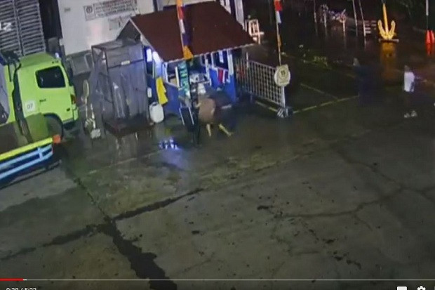 Polisi Bekuk Komplotan...