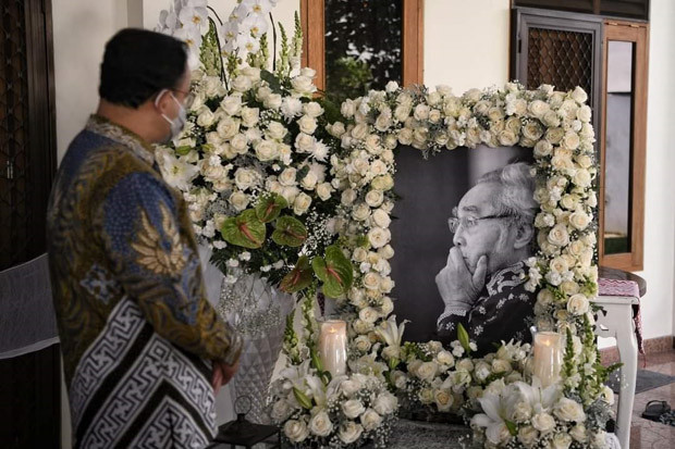 Berkunjung ke Rumah...
