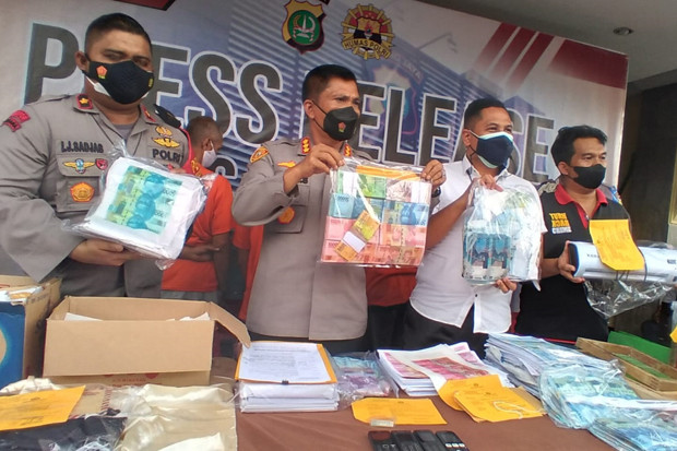 4 Pria Lansia Ini Edarkan...