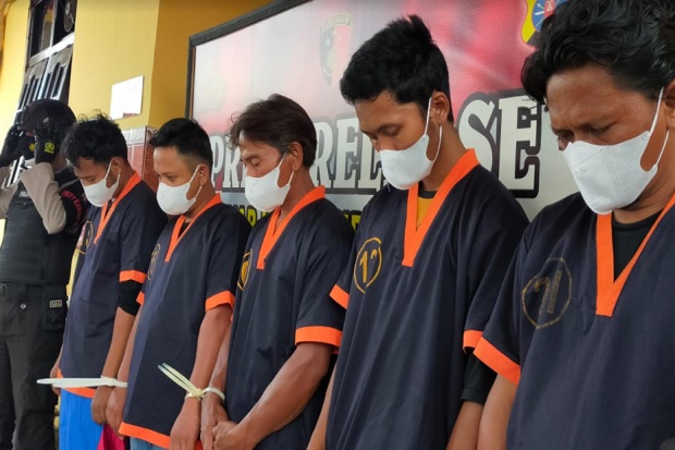 Keji! 5 Pendekar Silat...