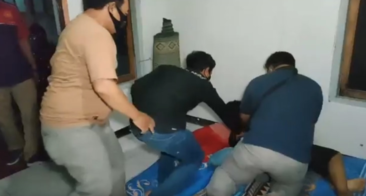 Modus Tukang Pijat Keliling,...