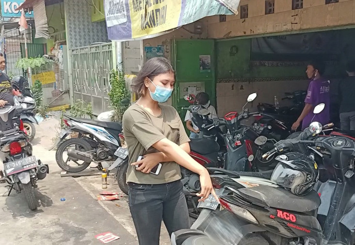 Berkunjung ke Rumah...