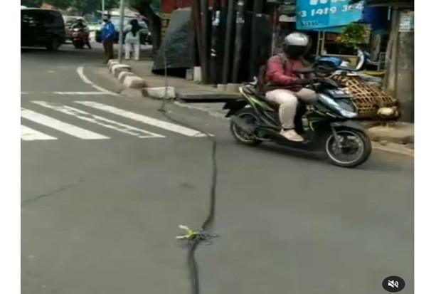 Kabel Melintang di Ciledug...