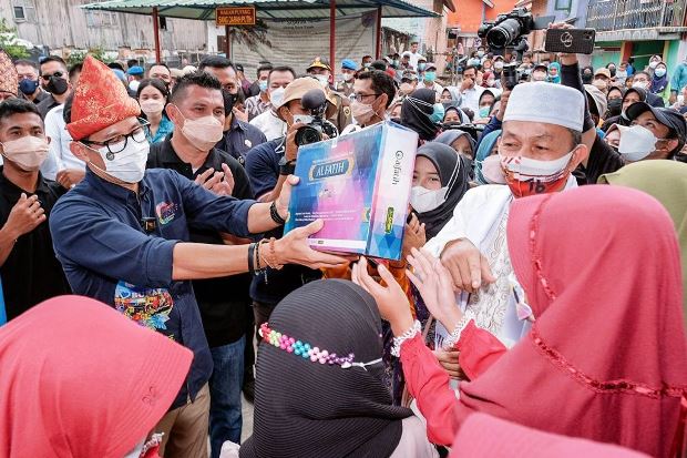 Sandiaga Uno Nobatkan...