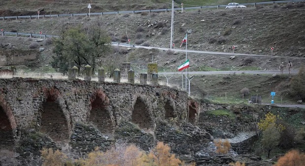 Makin Tegang, Iran Gelar...
