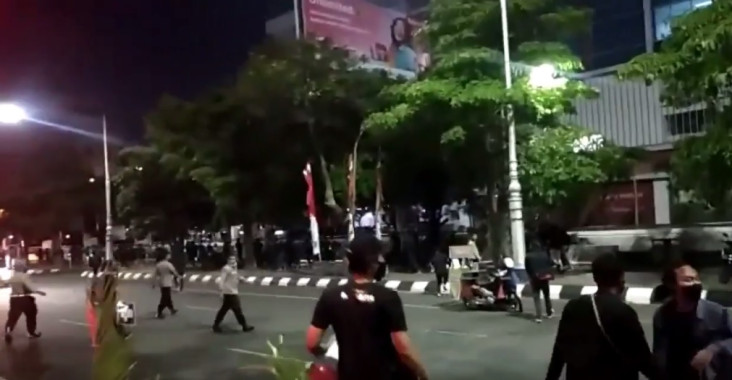 Demo Tolak Pelemahan...