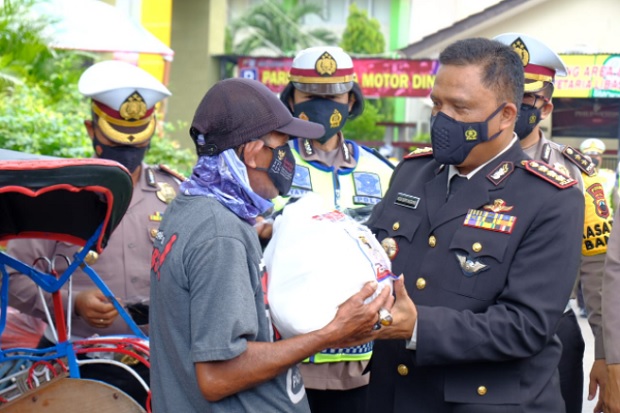 Jumat Berkah, Ditlantas...