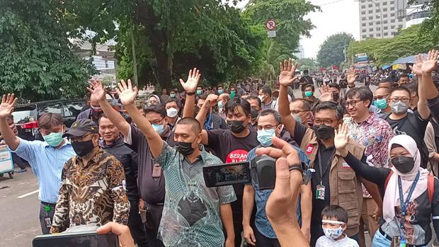 Novel Baswedan Berhenti...