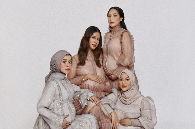 Pamer Baby Bump, Iis...