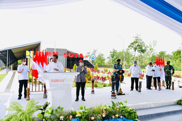 Panglima TNI Dampingi...