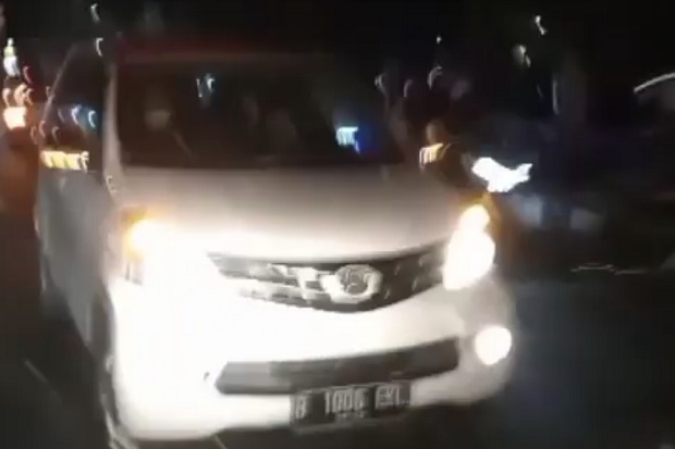 Viral, Ambulans Bawa...