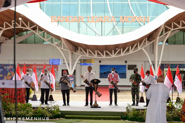 Resmikan Terminal Baru...