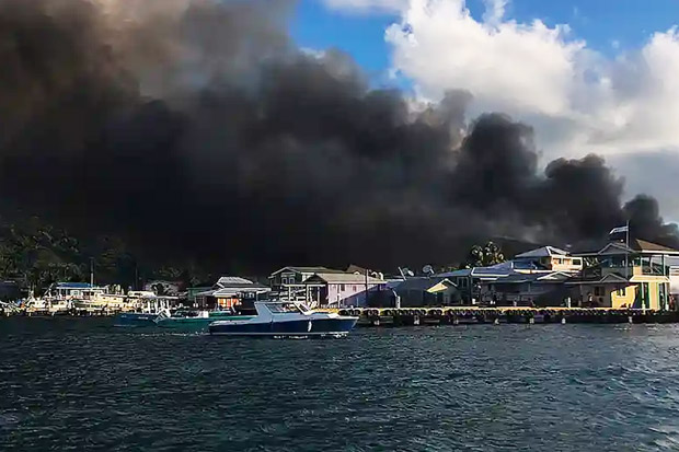 Kebakaran Dahsyat Meluluhlantakkan...