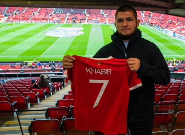 Astaga! Khabib Cekik...