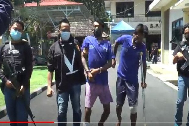 Kabur saat Diminta Tunjukkan...