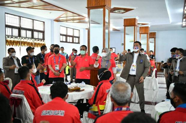 Plt Gubernur Beri Semangat...