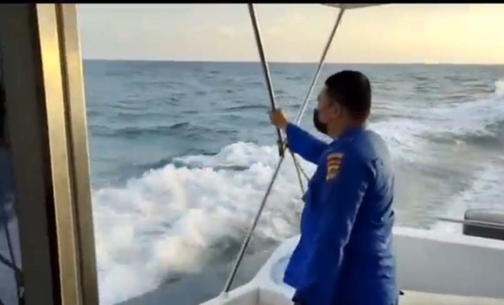 Tabrakan Perahu dengan...