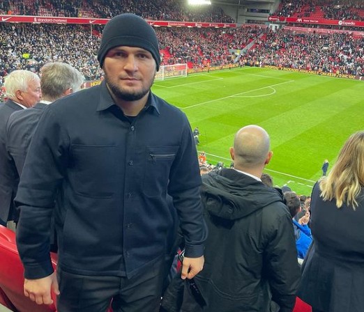 Postingan Khabib Nurmagomedov...