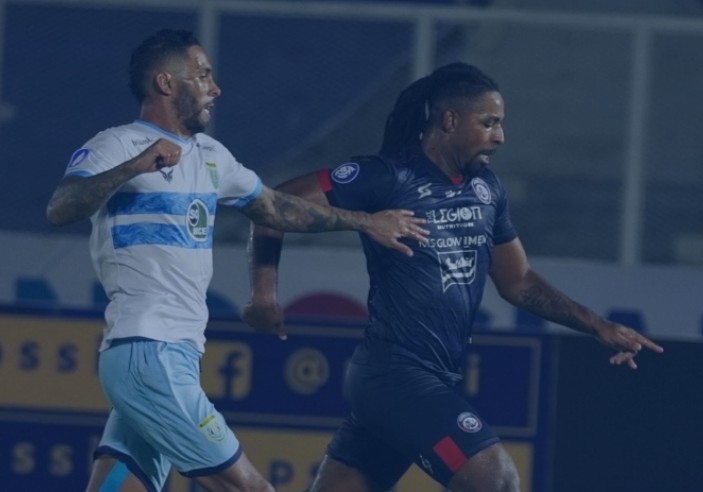 Arema Hajar Persela,...
