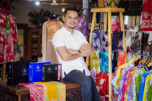 Usaha Batik Lokal Khas...