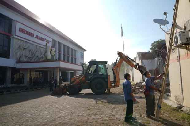 Pemprov Sulsel Ambil...