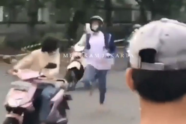Tawuran di Lenteng Agung,...