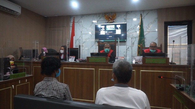 Sidang Babi Ngepet di...